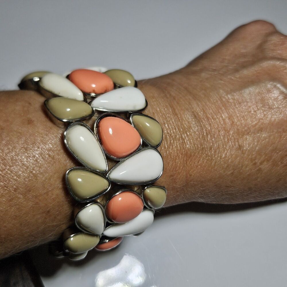 Silver Tone Chunky Pink Tan White Bead Stretch Bracelet 7.5" - Picture 7 of 12